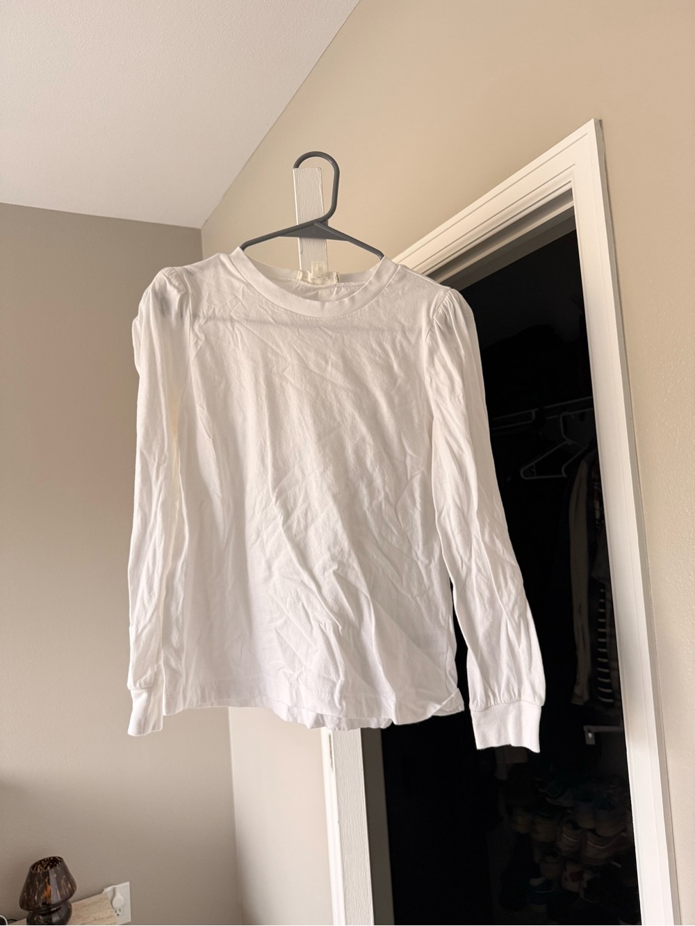 Treasure & Bond White Long Sleeve Crewneck Top